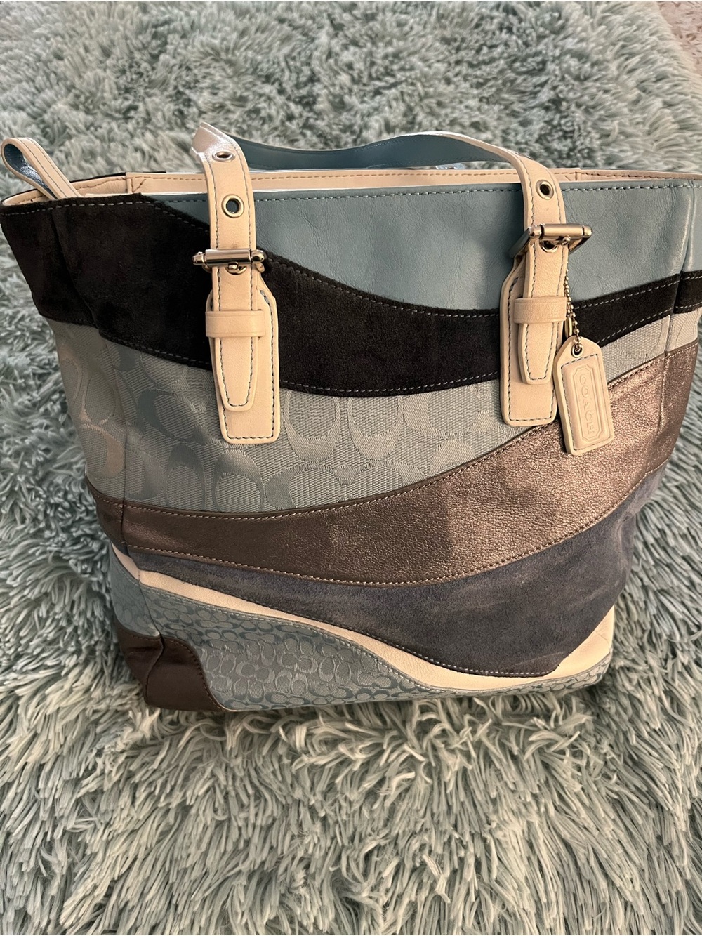 COACH RARE SIGNATURE WAVE PATCHWORK TOTE BAG EUC BLUE/ SILVER LEATHER/ SUEDE - Picture 2 of 11
